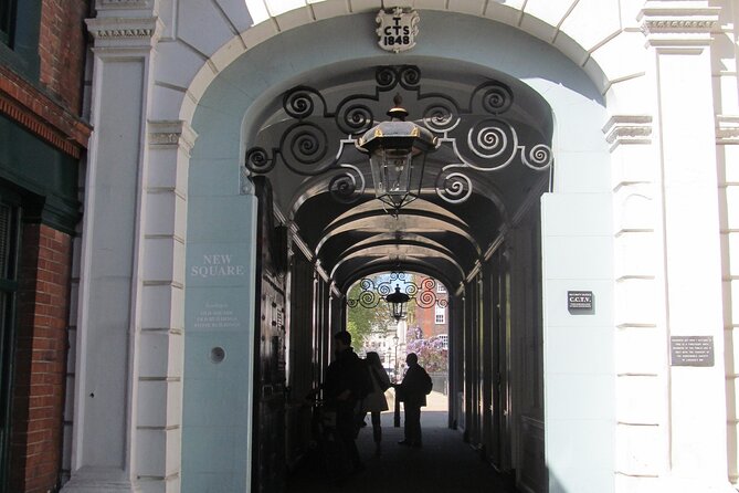 Law in London Private Tour - Start at London’s Royal Courts of Justice for a Behind-the-Scenes Look