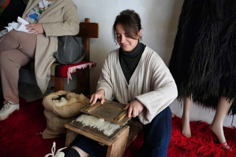 Lazarat: Wool Weaving Workshop with Lunch or Dinner - Logistics and Booking Details