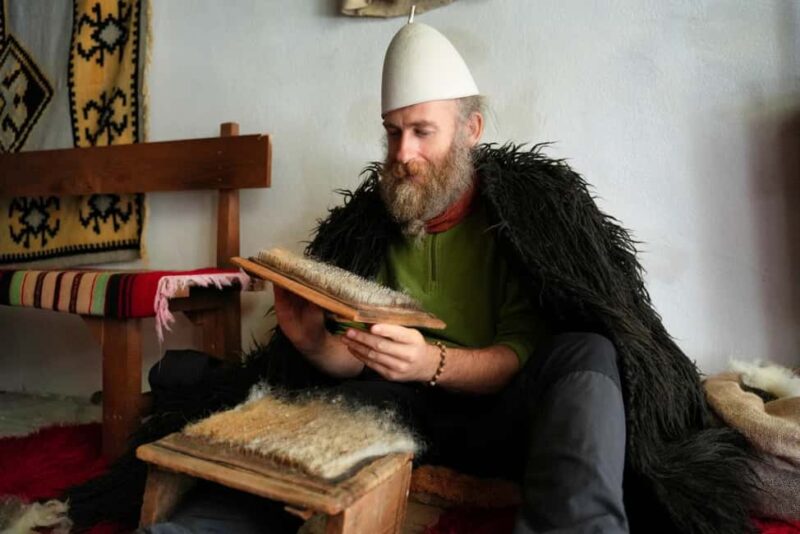 Lazarat: Wool Weaving Workshop with Lunch or Dinner - The Value of a Handmade Cultural Experience in Lazarat