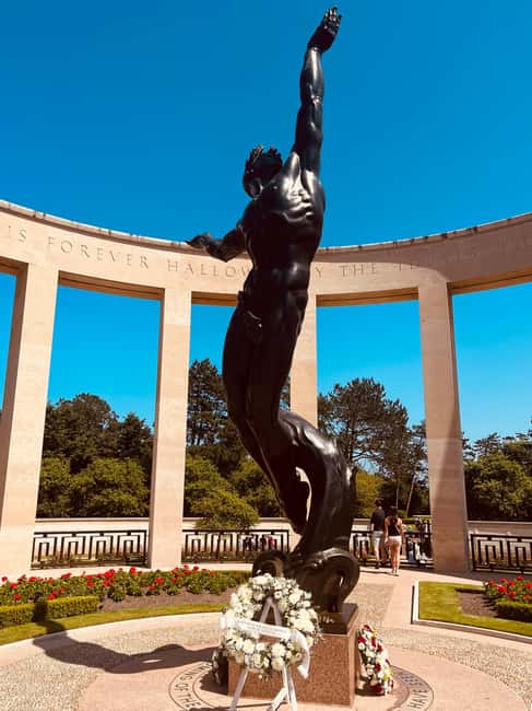 Le Havre: Private D-Day Beaches and Landmarks Tour - Exploring Longues-sur-Mer Battery with Original Guns