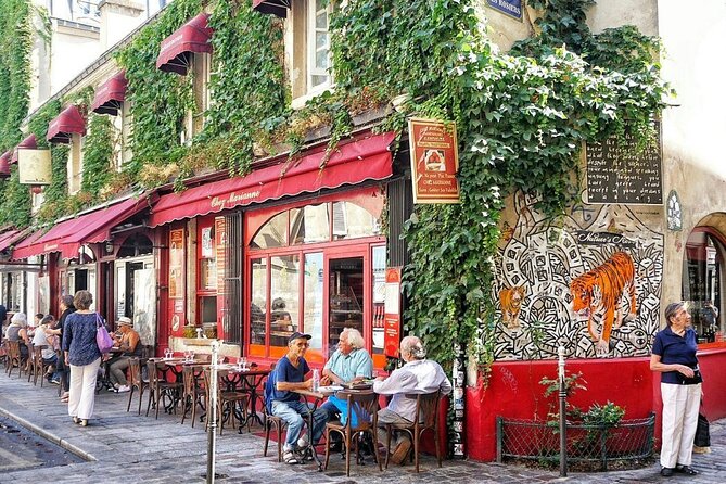 Le Marais and Seine River Dinner Cruise with Hotel pick up in Paris- 6 Hrs - The Dinner Cruise Experience