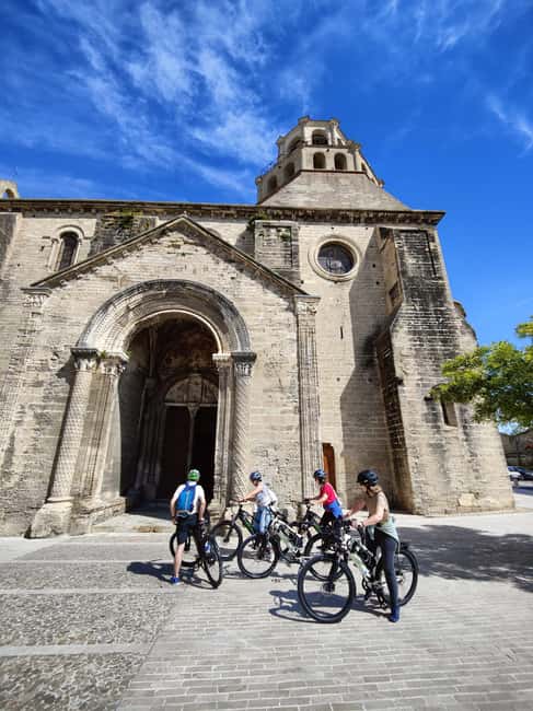 Le Thor, Châteauneuf De Gadagne, St-Saturnin Les Avignon by e-bike - The Comfort and Ease of Electric Bike Travel