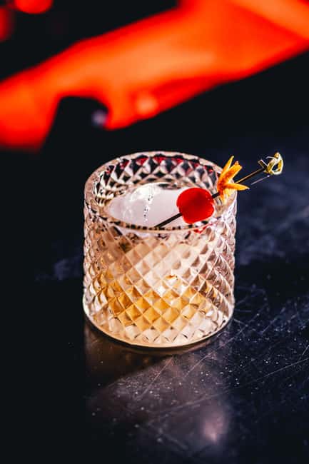 Le Valmont NYE with Open Bar, Live Music & Dj - Key Points