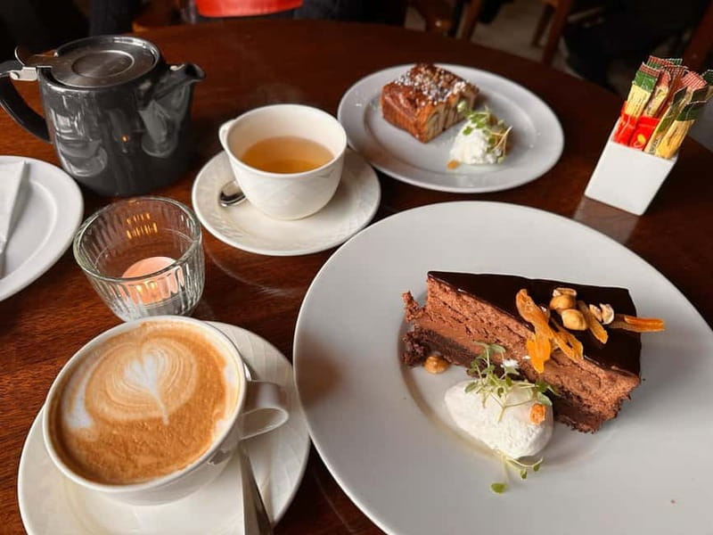 Learn French over a Parisian snack a few steps from the Louvre - Key Points