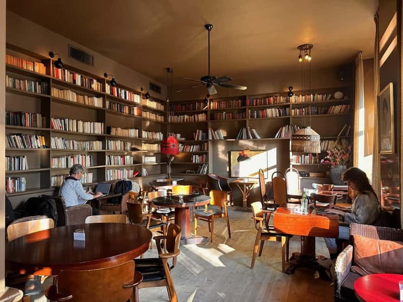 Learn French over a Parisian snack a few steps from the Louvre - Customized French Lessons Based on Your Level and Interests