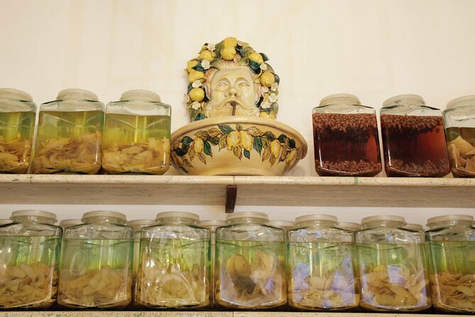 Learn how to make Amalfi limoncello - Key Points