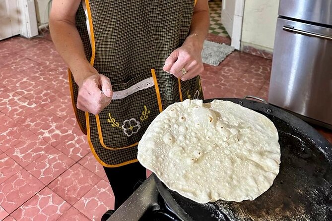 Learn to Cook Mexican Burritos - Unlimited Tortillas and Personalized Burritos