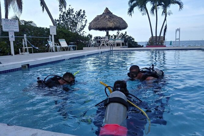 Learn to Scuba Dive with a Professional Instructor in Key Largo - All Inclusive - Safety, Group Size, and Instructor Expertise