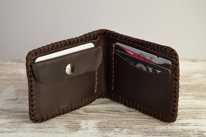 Leathercraft Workshop in the Rastro of Madrid - Key Points