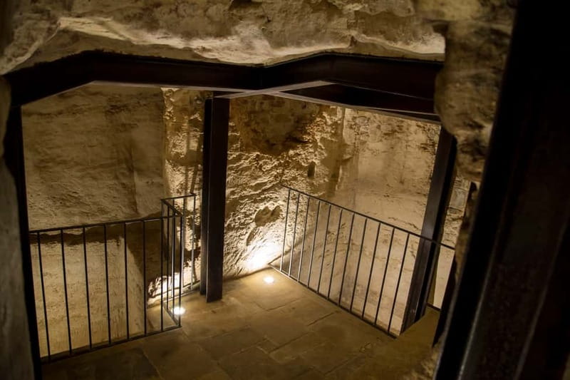 Lecce: Baroque Architecture and Underground Walking Tour - Visiting the Underground Jewish Museum: A Hidden Historical Layer