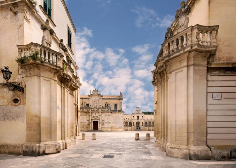 Lecce guided tour with underground discoveries - The Architectural Marvels of Corso Vittorio Emanuele