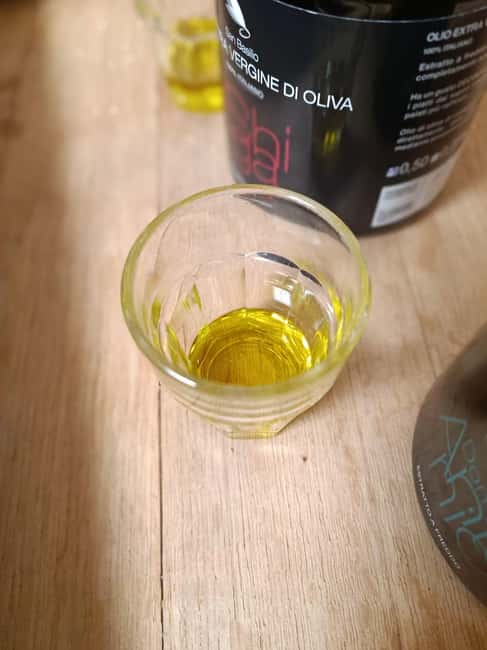 Lecce: Olive Oil, Cheese, and Wine Tasting Experience - Learning About Olive Oil Production and Quality