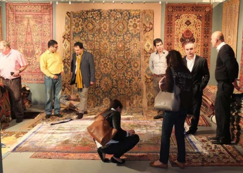 Lecce:Art of Persian Carpets with Traditional Tea Experience - Interactive Q&A Session and Photo Opportunities