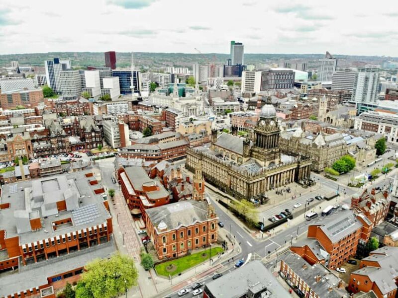 Leeds: City Walking Tour with Local Food & Drink - Tasting Leeds: Traditional Food and Drinks