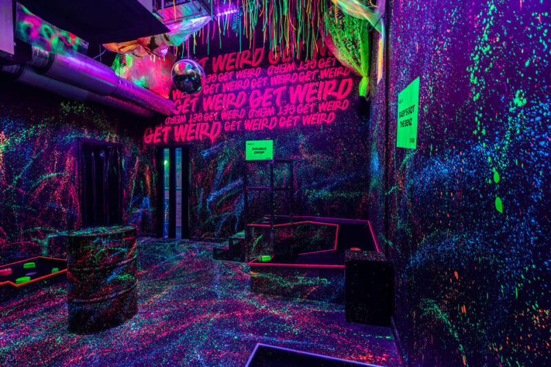 Leeds: Junkyard Golf Tickets for 9 or 18 Holes - Exciting Mini Golf with a Twisted Twist at Leeds’ Junkyard Golf Club