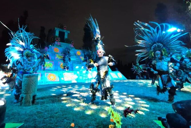 Legendary Day of the Dead Night Show in Xochimilco - The Atmosphere and Cultural Authenticity