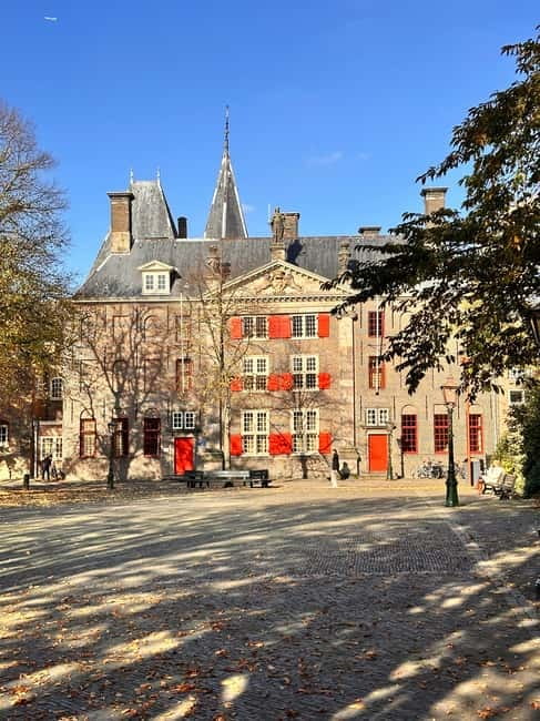 Leiden: Cultural highlights walking tour NEW - Visiting the Town Hall and Pieterskerk