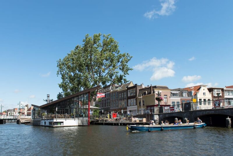 Leiden: Guided City Canal Cruise - Suitability for Different Visitors
