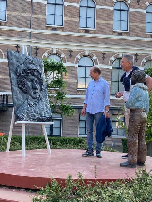 Leiden: Historical and Fun City Tour in German, English, or Dutch - Key Points