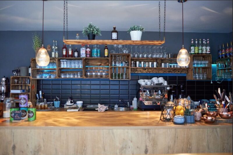 Leipzig: 3 dangerously delicious hours in Eisenbahnstraße - The Tour Experience: Navigating Eisenbahnstraße with Guides