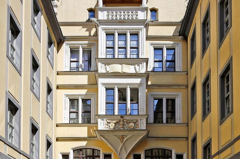Leipzig: Courtyards, Houses, Trade - Passage Tour in German - The Architecture of Leipzig’s Passages and Exhibition Houses