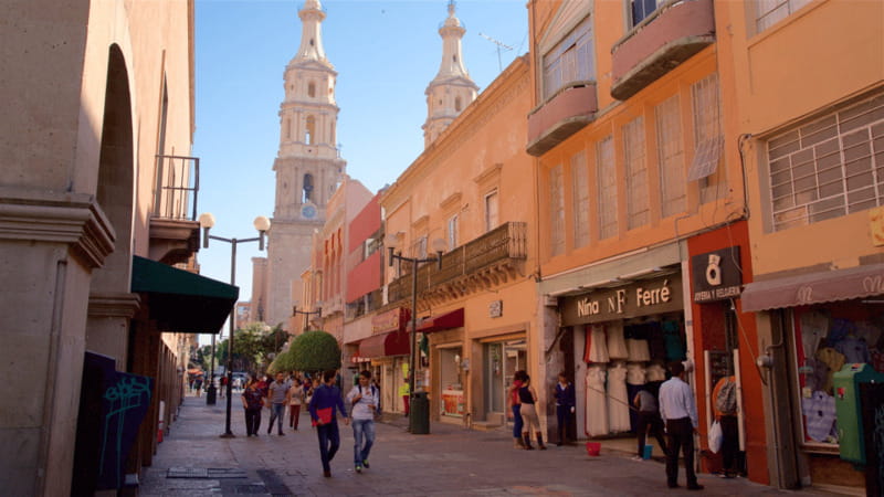 Leon: Las Esmeraldas de León Guided Tour - Discover León’s Iconic Sites and Emeralds in a 3-Hour Guided Tour