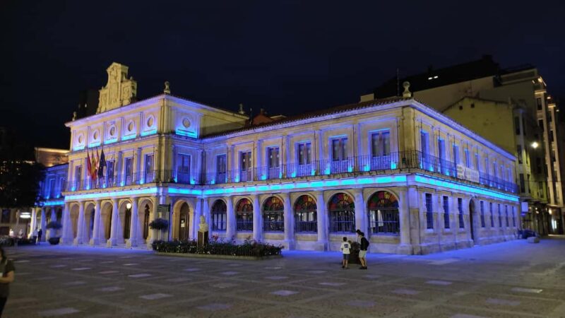 León: Private tour with a local art historian - Who Will Enjoy This Tour?