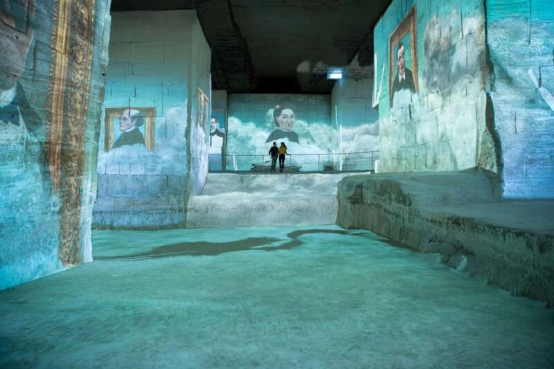 Les Baux-de-Provence: Carrières des Lumières entry ticket - Practical Information and Accessibility