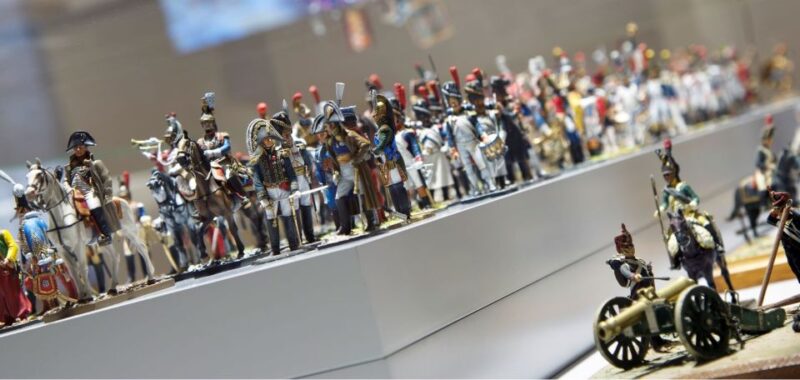 Les Invalides: Napoleon's Tomb & Army Museum Entry - Extensive Collection of Arms and Armor