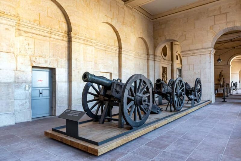 Les Invalides: Napoleon's Tomb & Army Museum Entry - Family-Friendly Activities and Weekend Events