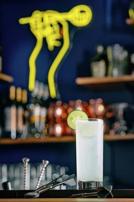 Les Petites Flèches: the only interactive Dart Bar in Paris! - Who Will Enjoy This Experience Most?