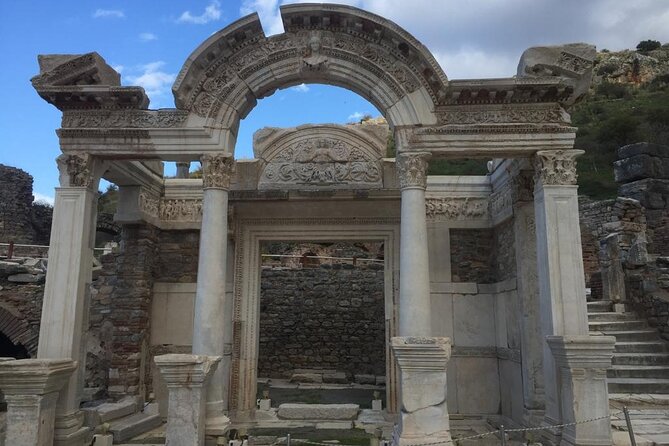 LESS WALKING - SKIP THE LINES Private Customizable Ephesus Tour - The Guide’s Role and Tour Customization