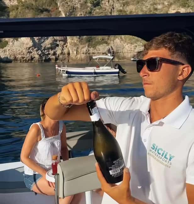 Letojanni, Taormina & Isola Bella: Daily group tour with an aperitif - Discovering the Bays of Letojanni and Taormina