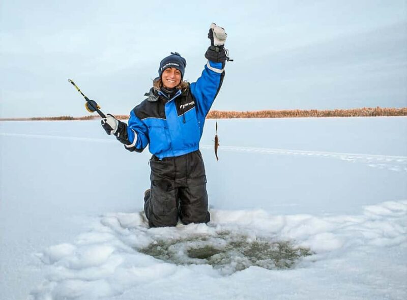 Levi: A fun Ice Fishing Experience in Levi, 3 HOURS - The Campfire Experience and Food Breaks