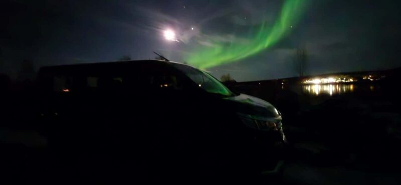 Levi: Northern Lights by Minivan with hot drinks and snacks - The Search for the Northern Lights
