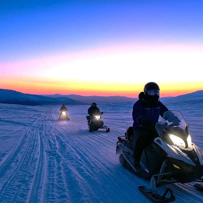 Levi: Twilight Snowmobile Safari & Stargazing Experience - Discover the Twilight Snowmobile Adventure in Levi, Finland