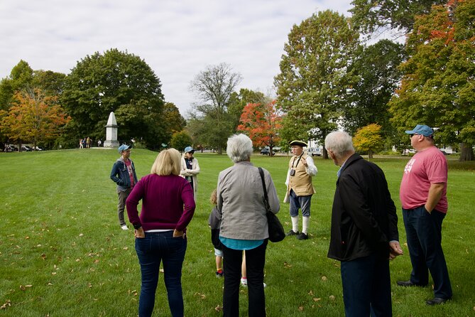 Lexington Battle Green Walking Tour with Costumed Guide - Key Points