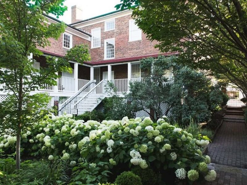 Lexington: Mary Todd Lincoln House - The Role of the Guide in Deepening Understanding