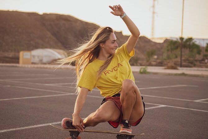 Lezioni di Surf per Beginner e Intermedi (6 persone a istruttore) - Small Group Surf Lessons in Corralejo with ISA Certified Instructors