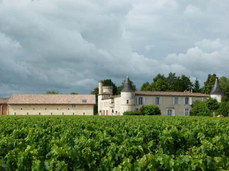 Libourne: Winery Tour with Wine and Chocolate Tasting - Visiting Château Cruzeau: A Family-Run Treasure in Libourne