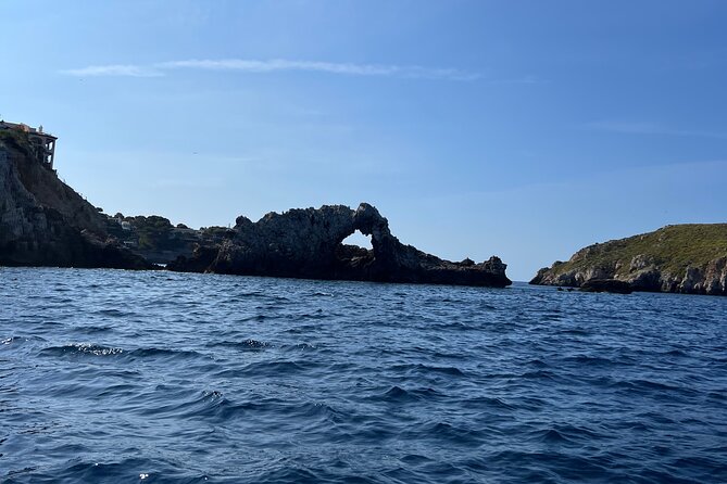 License free boat rental around the coast of santa ponsa - The Experience: From Booking to Onboard