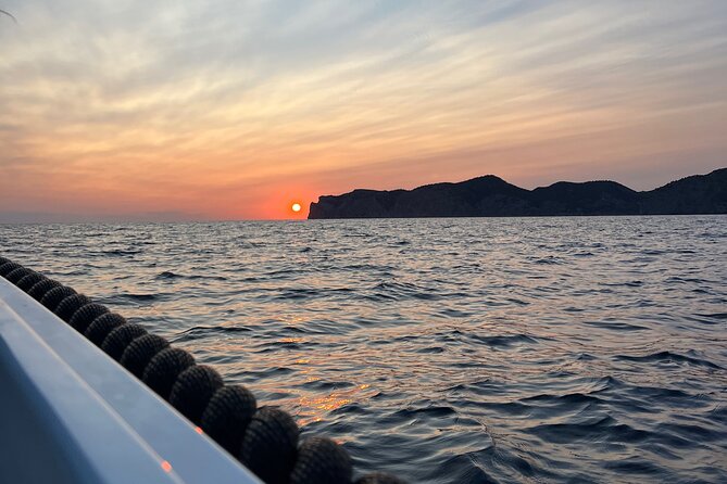 License free boat rental around the coast of santa ponsa - Who Should Consider This Tour