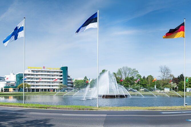 Liège to Aachen to Maastricht Border Crossing Tour - Enjoying Authentic Dutch Cuisine in Maastricht