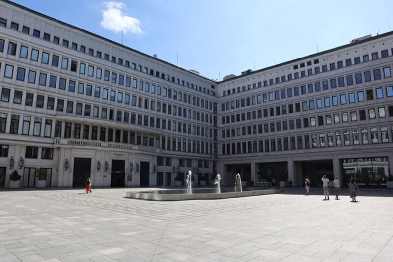 Life Behind the Iron Curtain Warsaw Walking Tour - The Final Stop at Emilii Plater: Reflecting on Polish Resilience