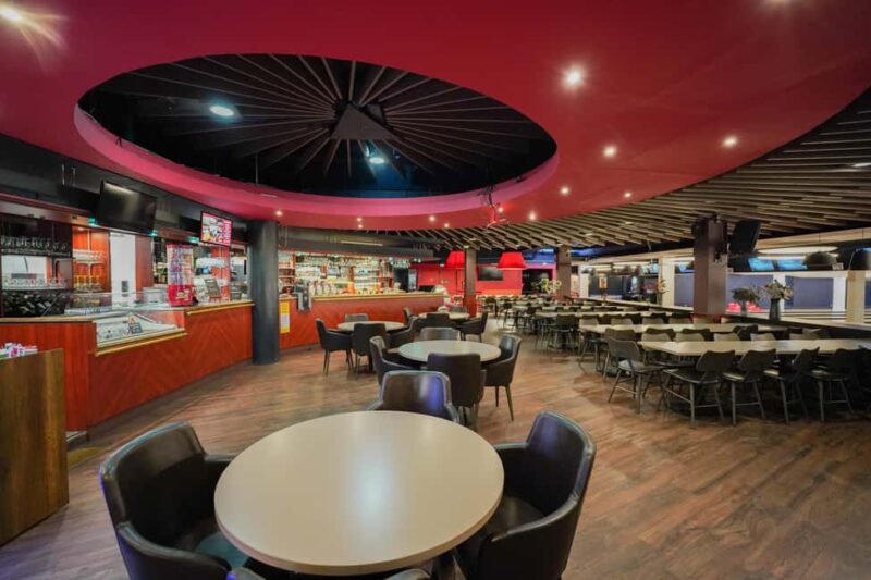 Lille: Bowling & meal experience in a fun and friendly atmosphere - Frequently Asked Questions