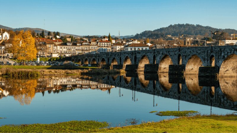 Lima Valley Tour with Vinho Verde Tasting - Free Time to Explore and Shop in Ponte de Lima