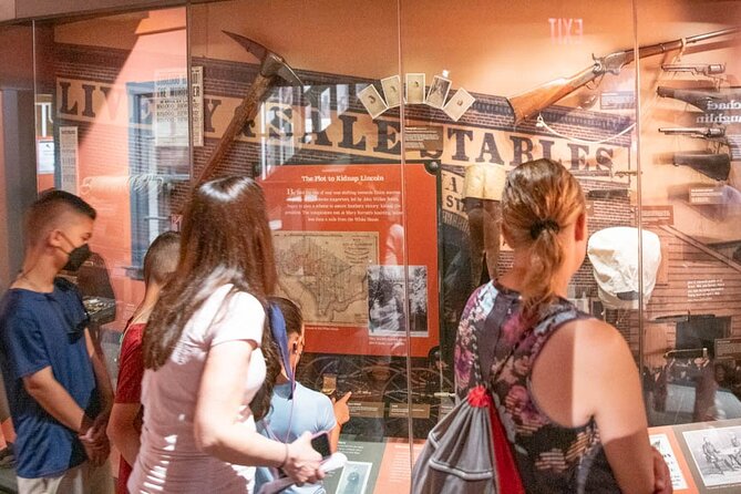 Lincoln Assassination Tour with Ford's Theatre and Petersen House - The Starting Point at the Unscripted Tours Office