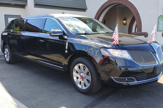 Lincoln MKT Limousine Traverse City Wedding Shuttle - Pickup Location and Easy Access in Traverse City