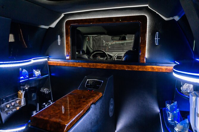 Lincoln Strecth Limo from Costa Mujeres to Cancun Airport - The Impressive Review and Ratings