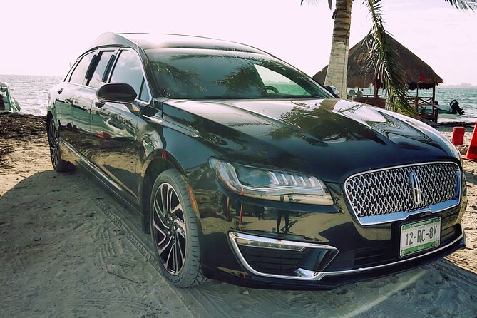 Lincoln Strecth Limousine with Wi Fi on board - The Experience During the Ride to Tulum